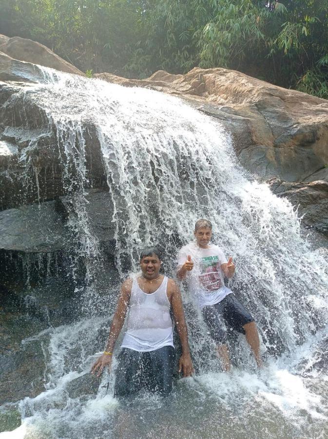 Riverbench Homestay Munnar, Anaviratty Exterior photo