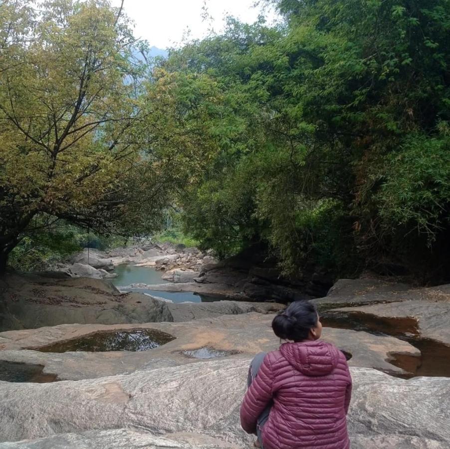 Riverbench Homestay Munnar, Anaviratty Exterior photo